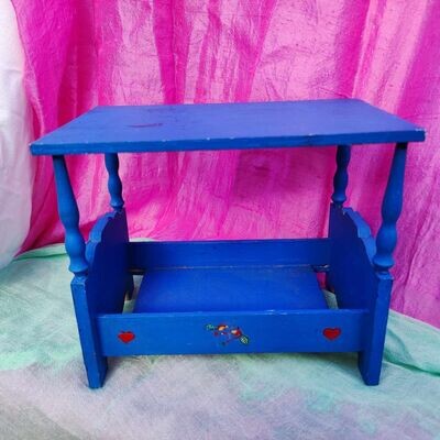 Vintage Himmelbett blau. Bett Puppenstube. Dekoartikel Vintage Himmelbett blau. Bett Puppenstube. Dekoartikel