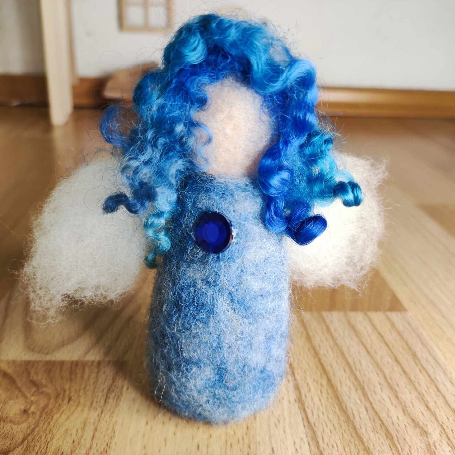 Gefilzter Engel Blue Star. Märchenwolle. Filzengel. Wolle. Dekoartikel