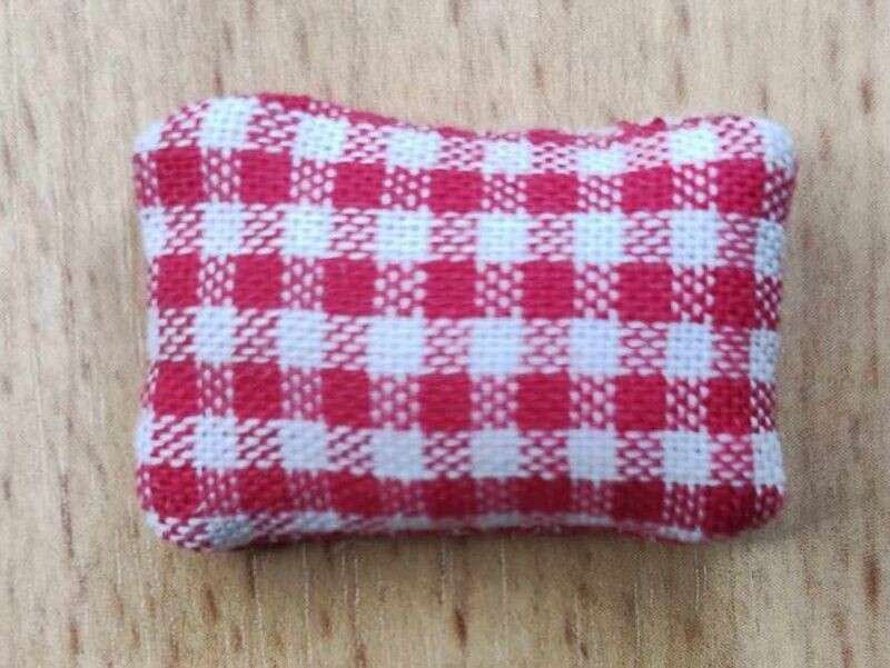 Wichtelkissen 2 cm rot-weiß kariert