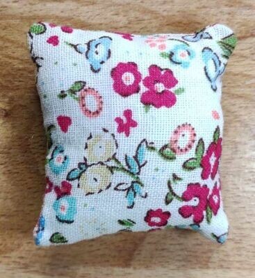 Wichtelkissen 4 cm. Kissen Blumenmuster bunt. Wichteltür Zubehör. Baumwolle. Dekoartikel