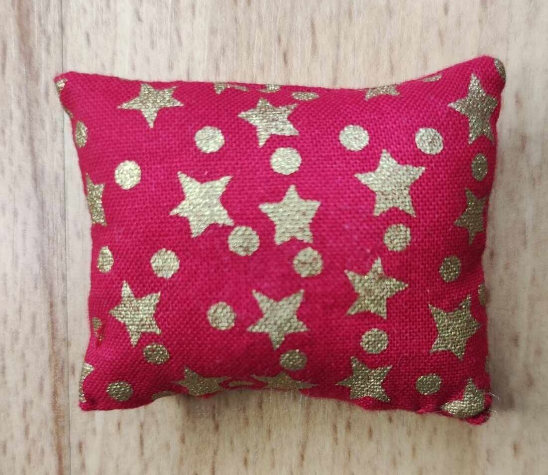 Wichtelkissen 4 cm. Kissen. rot-gold gemustert. Wichteltür Zubehör. Baumwolle. Dekoartikel