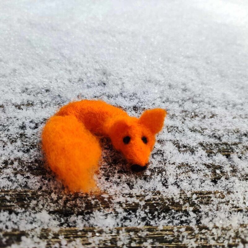 Gefilzter Mini Fuchs. Rotfuchs. Orange. Wichteltür Zubehör. Wolle. Dekoartikel