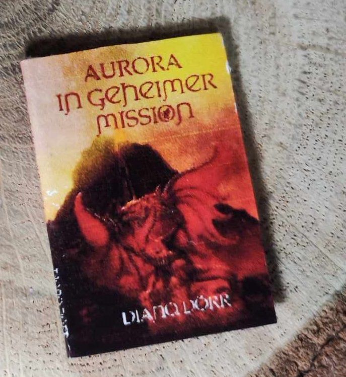 Ein Miniatur Buch -  Aurora in geheimer Mission. Wichteltür Zubehör. Dekoartikel