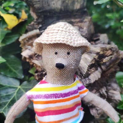 Kleiner gehäkelter Sonnenhut Beige. (Für Baby Bären).  Baumwolle. Dekoartikel. Gebraucht