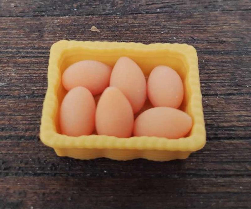 Miniatur Eier in Korb Miniatur Eier in Korb