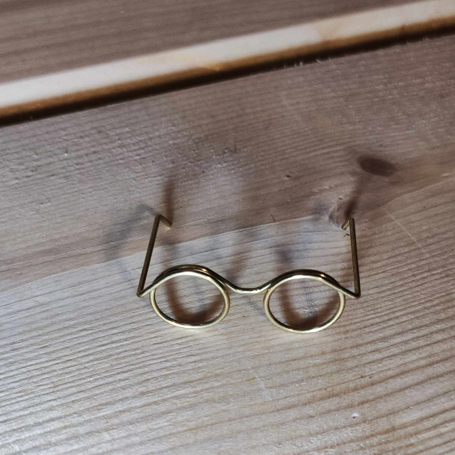 Miniatur Brille 33 mm Gold. Für Wichtel. Wichteltür Zubehör DIY. Dekoartikel. Dekoartikel