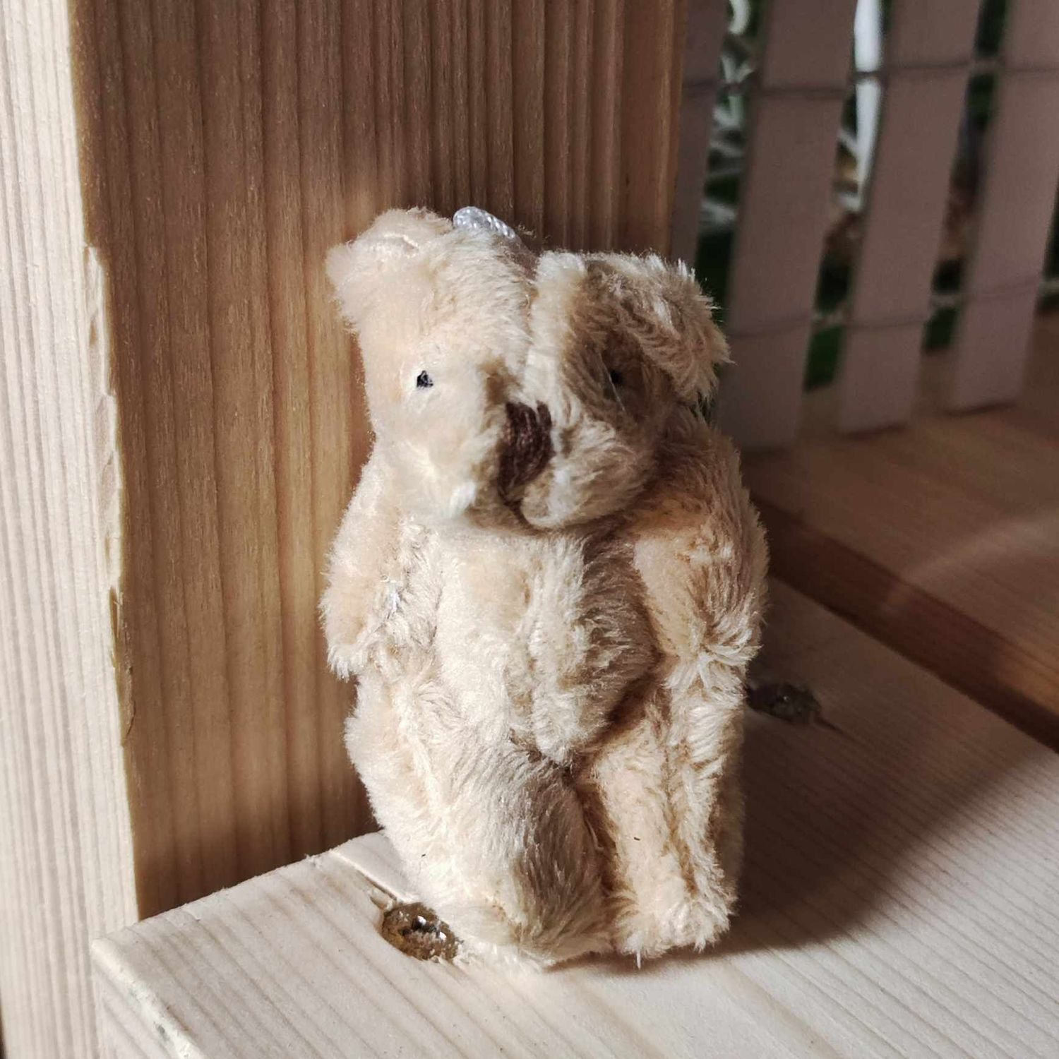 Mini Teddybär hellbraun. 7 cm. Miniatur Plüschbär. Wichteltür Zubehör. Miniaturen. Dekoartikel