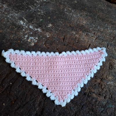 Gehäkeltes Schultertuch (für 13 cm Baby Bären). Gebraucht. Weiß-Rosa. Baumwolle. Dekoartikel