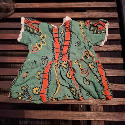 Grünes Vintage Kleid mit Blumenmuster  fuer 40 cm Baeren. Baumwolle
