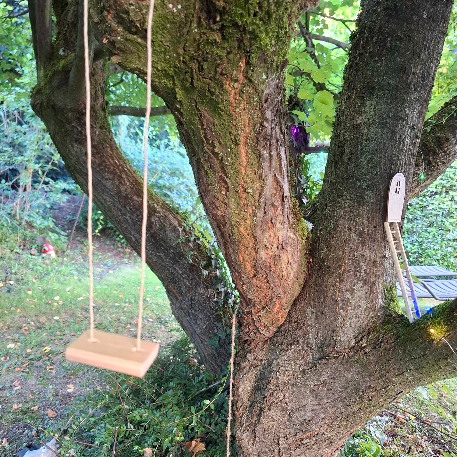 Mini Schaukel für Feen und Wichtel zum Aufhängen. Handarbeit. Wichteltür Zubehör. Holz. Dekoartikel
