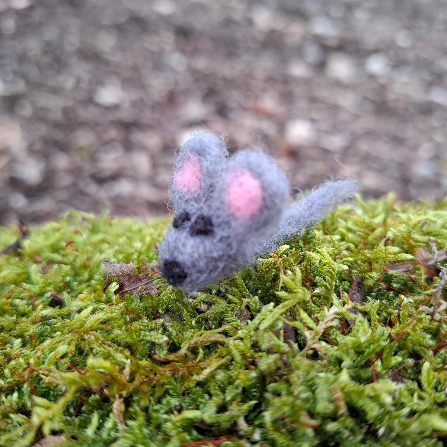 Gefilzte kleine Maus. Wichteltür Deko. Miniatur-Maus