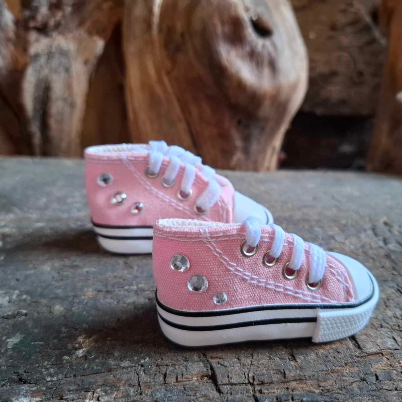 Bären Turnschuhe. Sneaker mit Schnürsenkeln Rosa 7 cm mit Sticker (für 40 cm Bären). Dekoartikel. Gebraucht