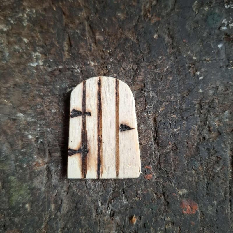 Miniatur Mausetuer mit Lasercut Miniatur Mausetuer mit Lasercut