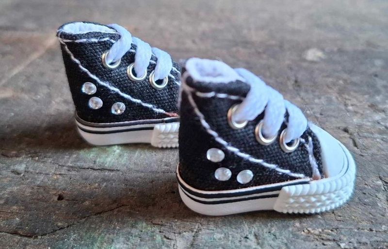 Mini Turnschuhe mit Sticker 35 mm