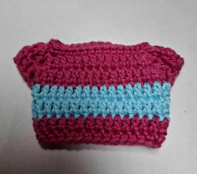 Gehaekelter Pulli  pink-tuerkis gestreif fuer Philomena Kloss Baby Baeren