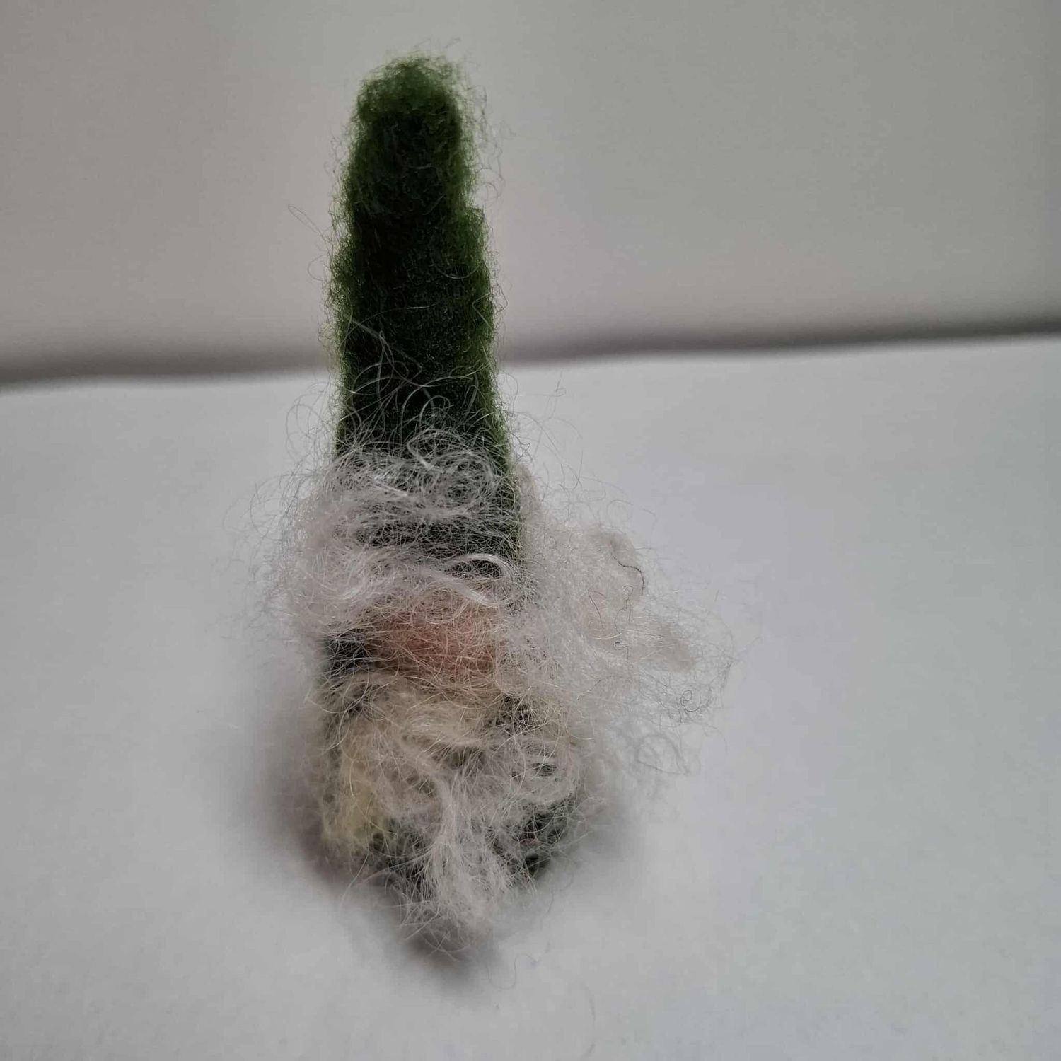 Gefilzte Miniatur Wichtelin Frieda