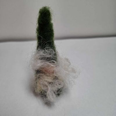 Gefilzte Miniatur Wichtelin Frieda