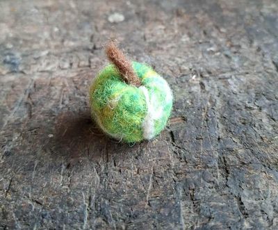 Mini Kuerbis gruen gefilzt Mini Kuerbis gruen gefilzt