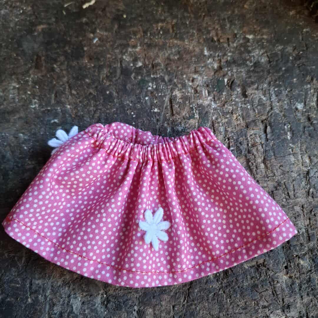 Rosa Rock mit weißen Punkten und Blumen fuer 23 cm Philomena Kloss Baer Rosa Rock mit weißen Punkten und Blumen fuer 23 cm Philomena Kloss Baer