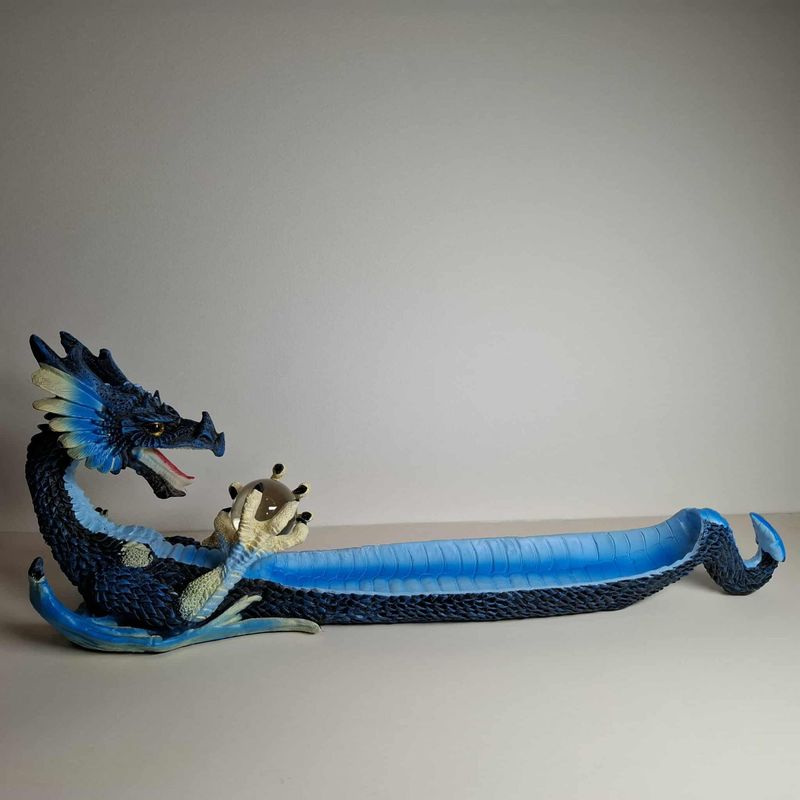 Drache Räucherstaebchenhalter mit Kristallkugel