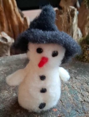 Nadelgefilzter Schneemann Nadelgefilzter Schneemann