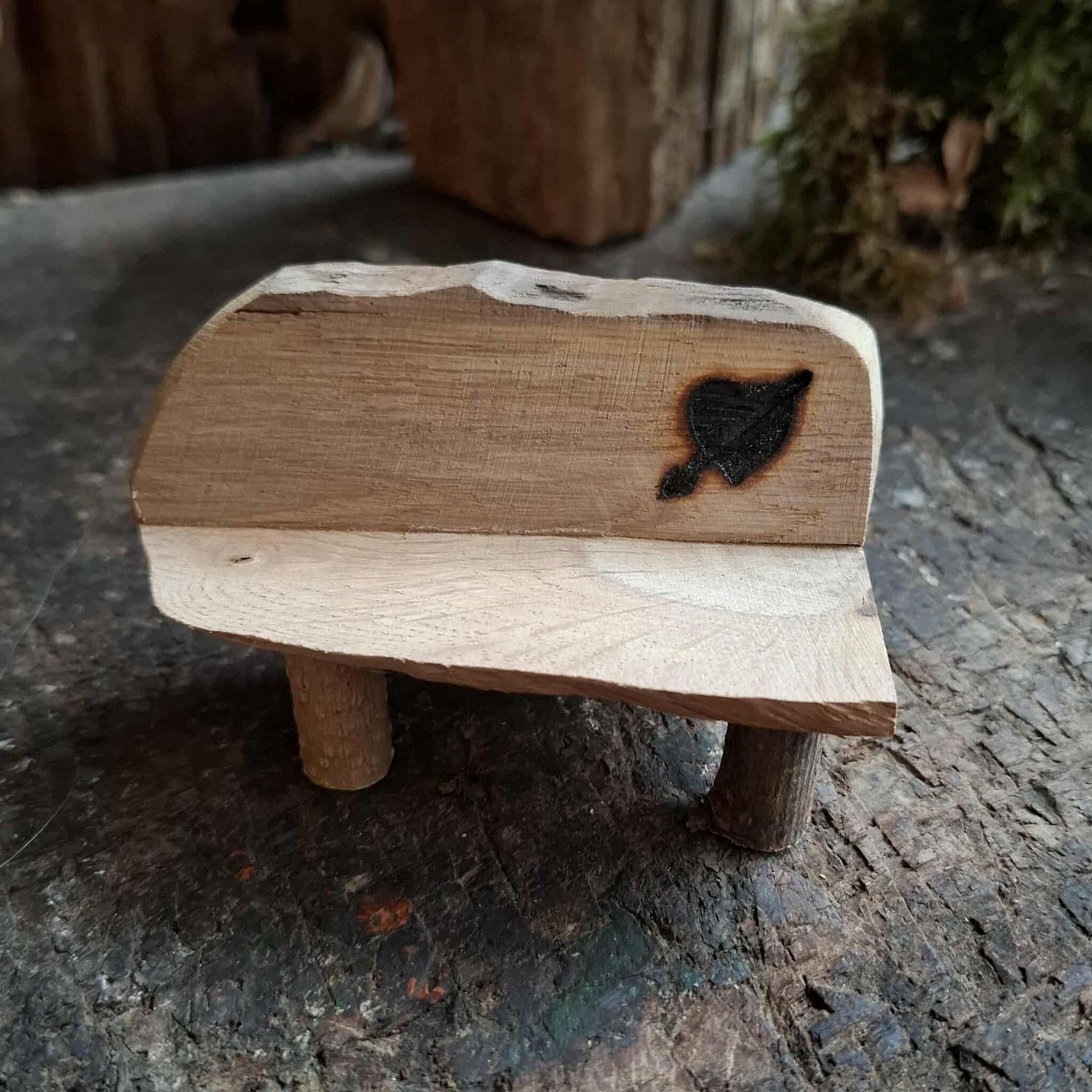 Miniatur Holzbank mit Herz