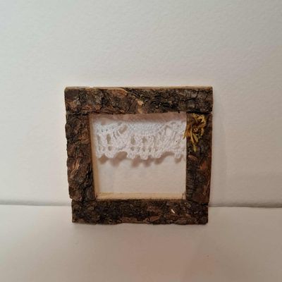 Miniatur Fenster mit Vorhang