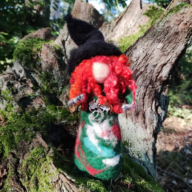 Gefilzte Hexe Rubina