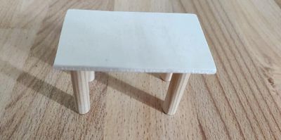 Miniatur Tisch aus Holz