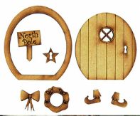 Drei-dimensionale märchenhafte Miniatur  mit Nordpol Schild, schuhen, Kranz, rundem Fenster.