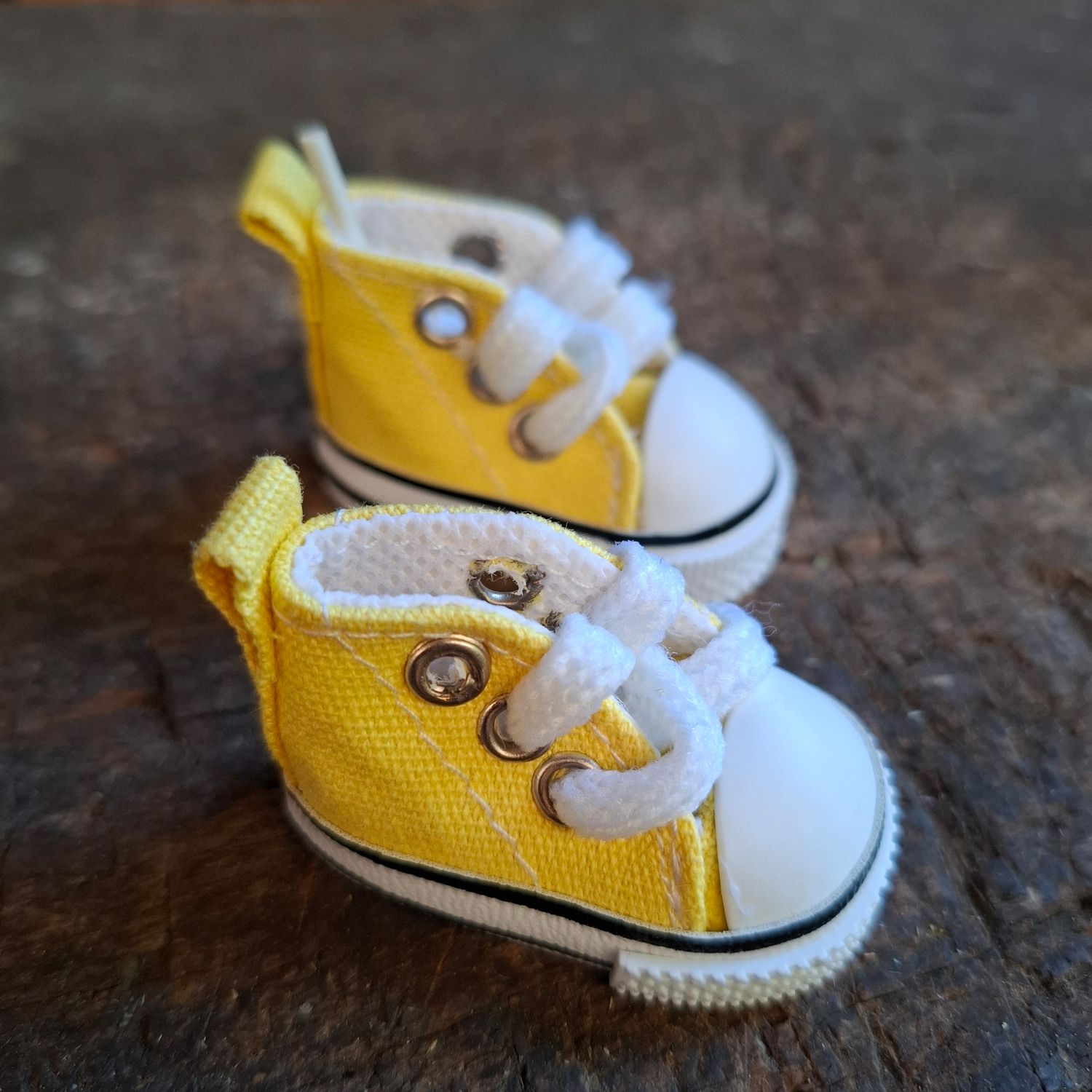 Baeren Turnschuhe Gelb 5 cm Baeren Turnschuhe Gelb 5 cm