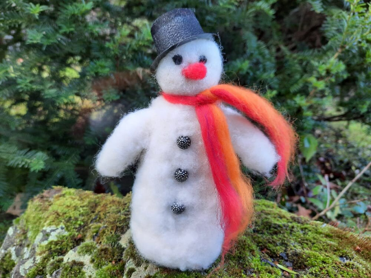 Nadelgefilzter Schneemann Ted Nadelgefilzter Schneemann