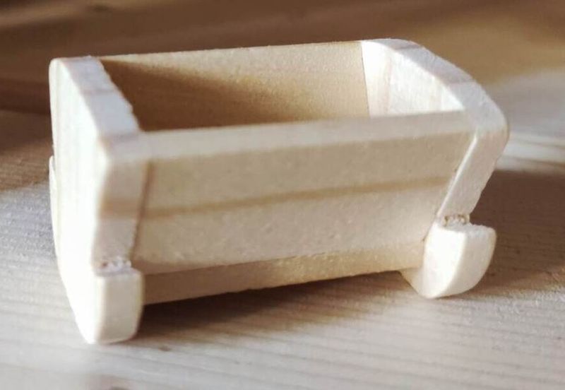 Miniatur Wiege aus hellem Holz Miniatur Wiege