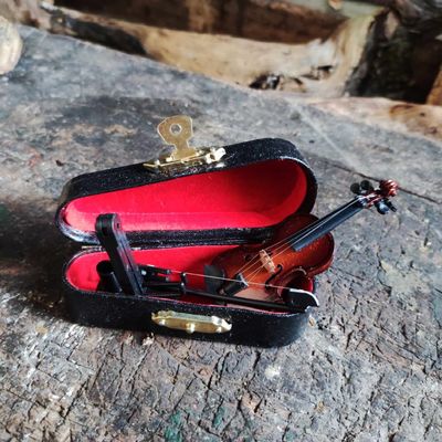 Miniatur Violine mit Kasten, Bogen und Halter