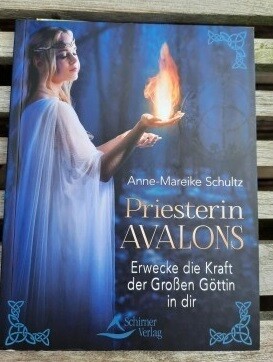 Priesterin Avalons Anne-Mareike Schultz Priesterin Avalons Anne-Mareike Schultz