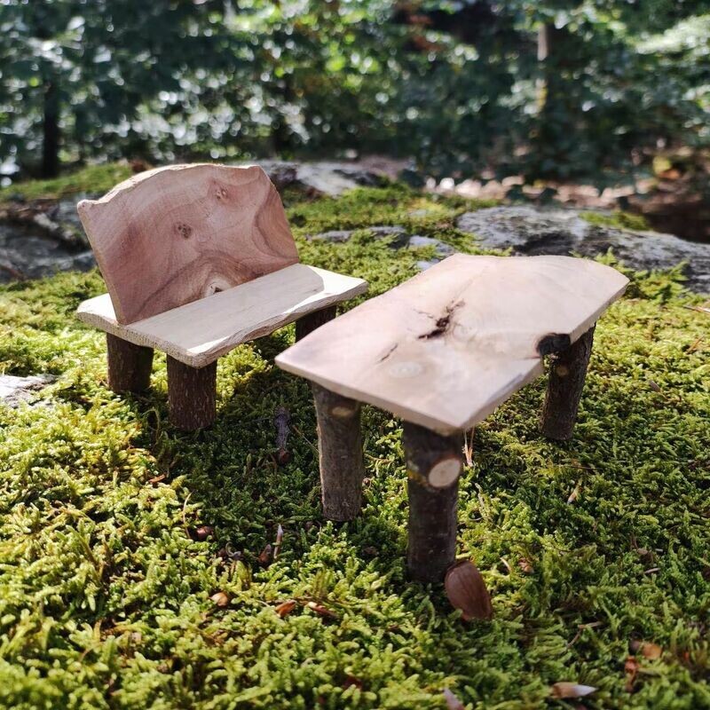Miniatur Tisch mit Bank für die Wichteltür Miniatur Tisch mit Bank für die Wichteltür