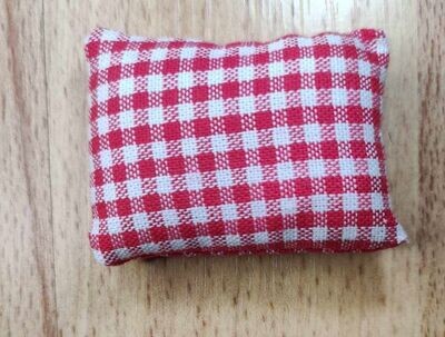 Wichtelkissen rot weiss kariert 4,5 cm Wichtelkissen rot weiss kariert 4,5 cm