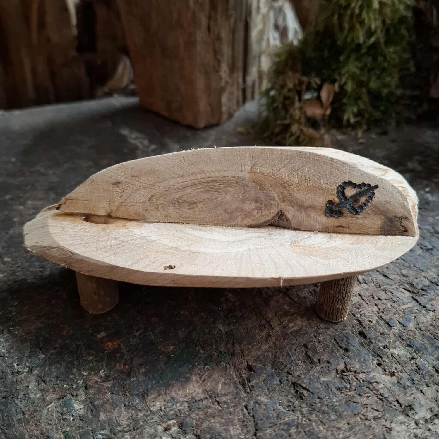 Miniatur Holzbank mit Herz lang