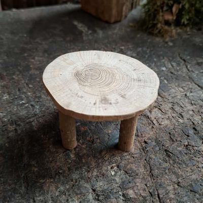 Runder Miniatur Tisch