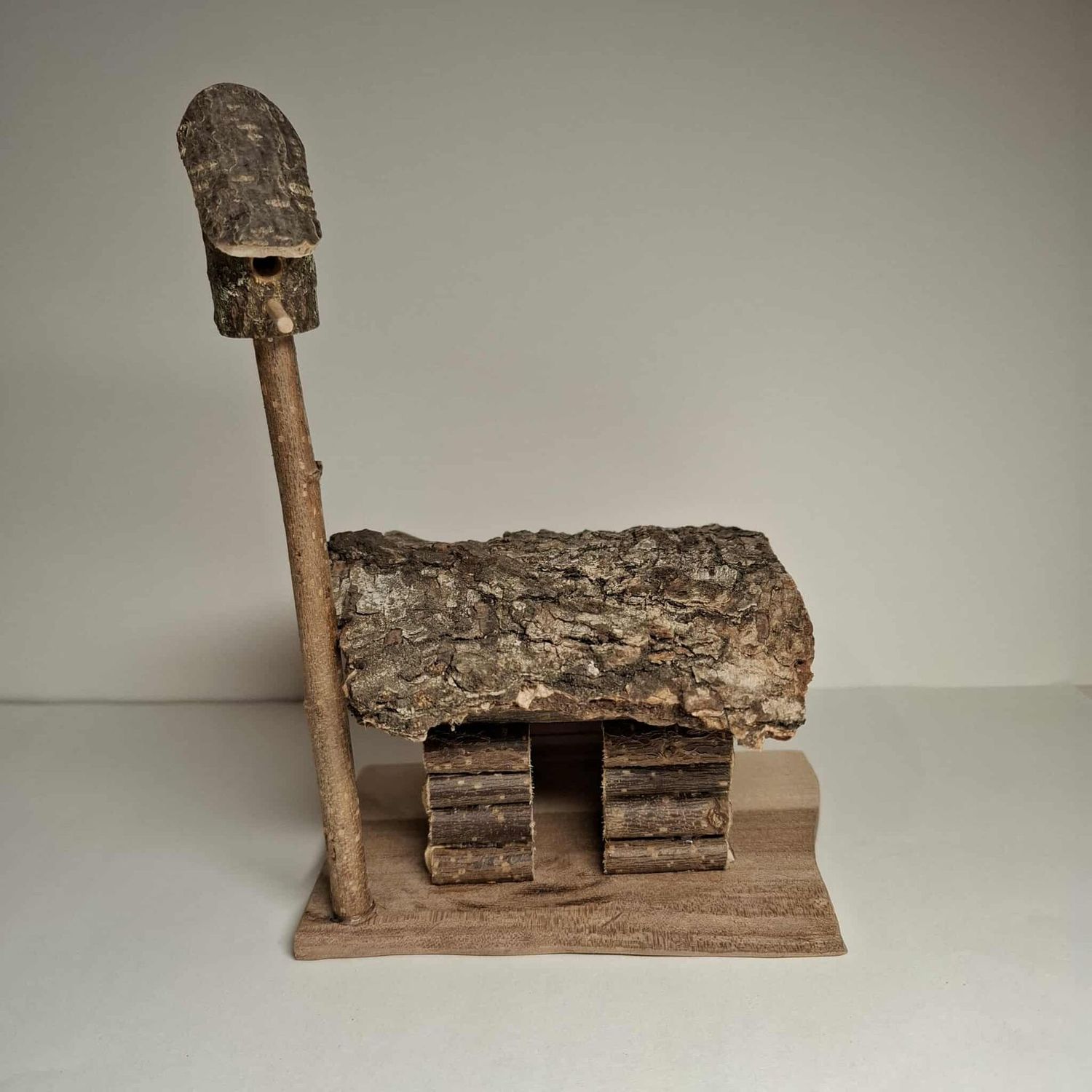 Miniatur Blockhaus mit Vogelhaus