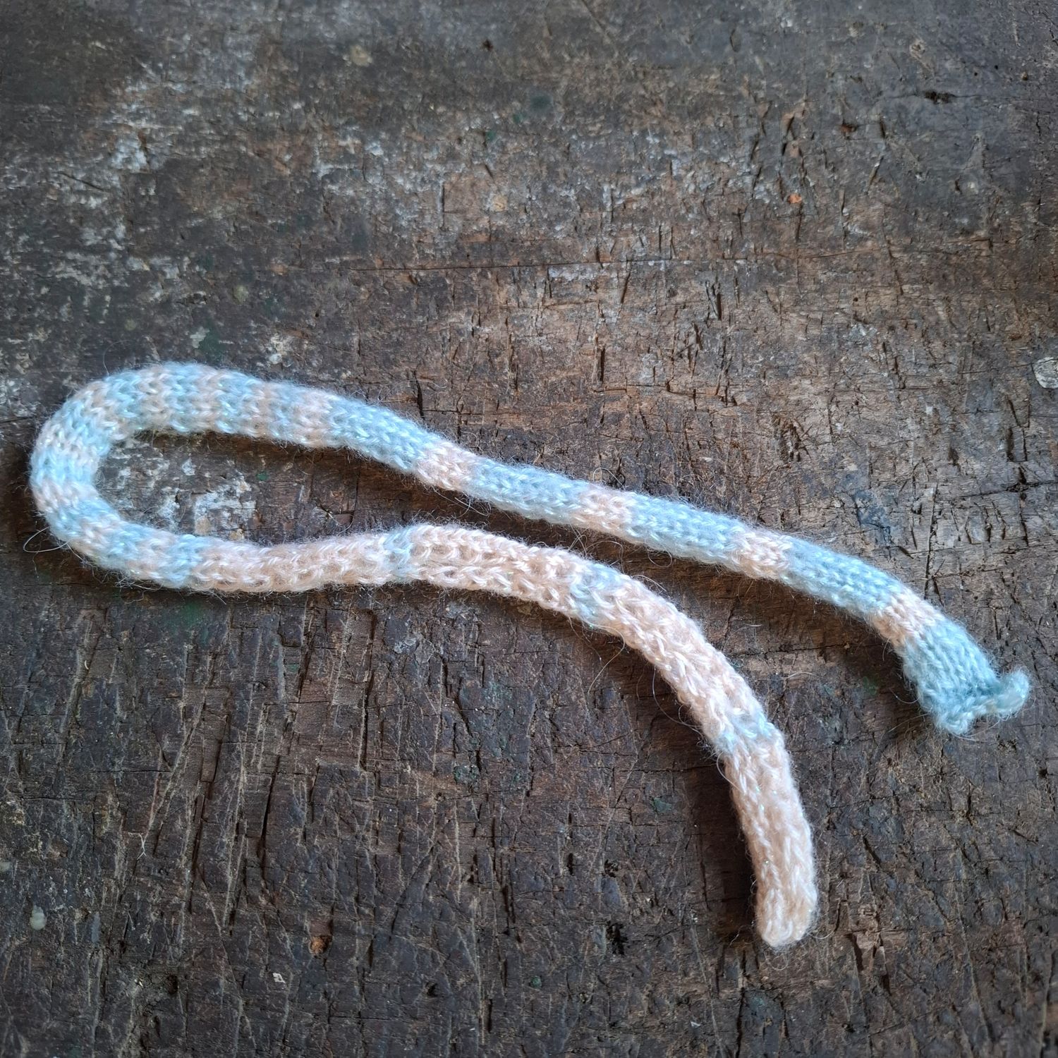 Handgestrickter Schal