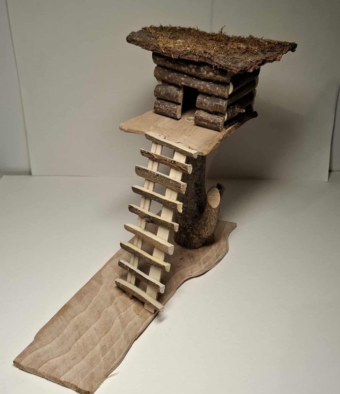 Miniatur Baumhaus mit Moosdach