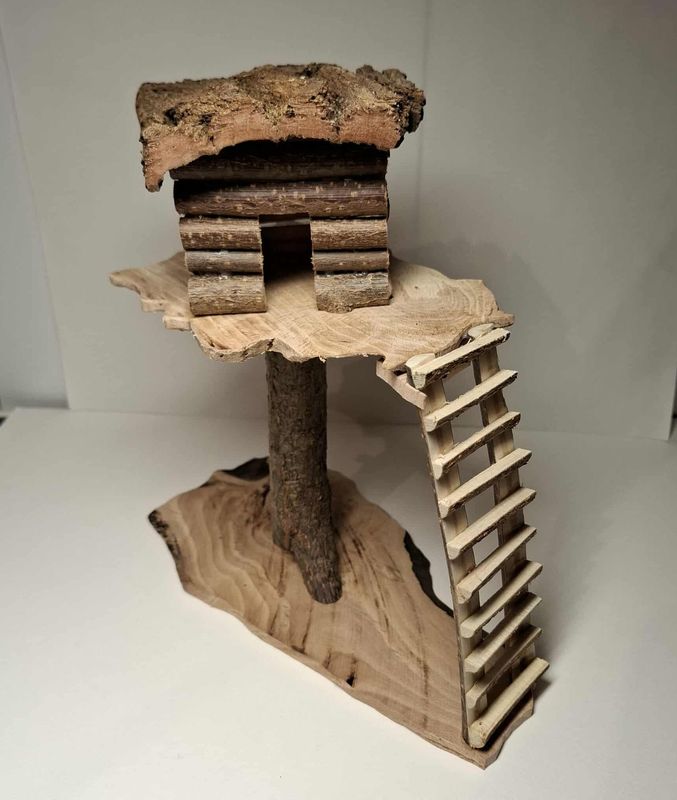 Miniatur Baumhaus mit Leiter