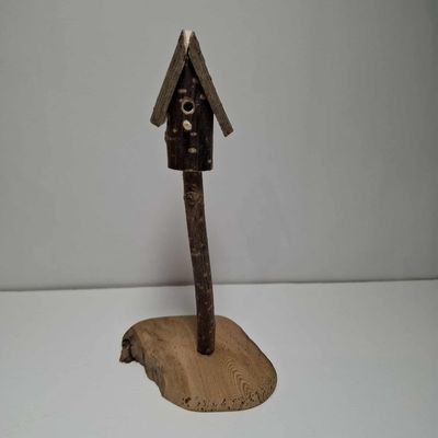 Miniatur Vogelhaus mit Stange und Bodenplatte für Wichteltüren Miniatur Vogelhaus mit Stange und Bodenplatte für Wichteltüren