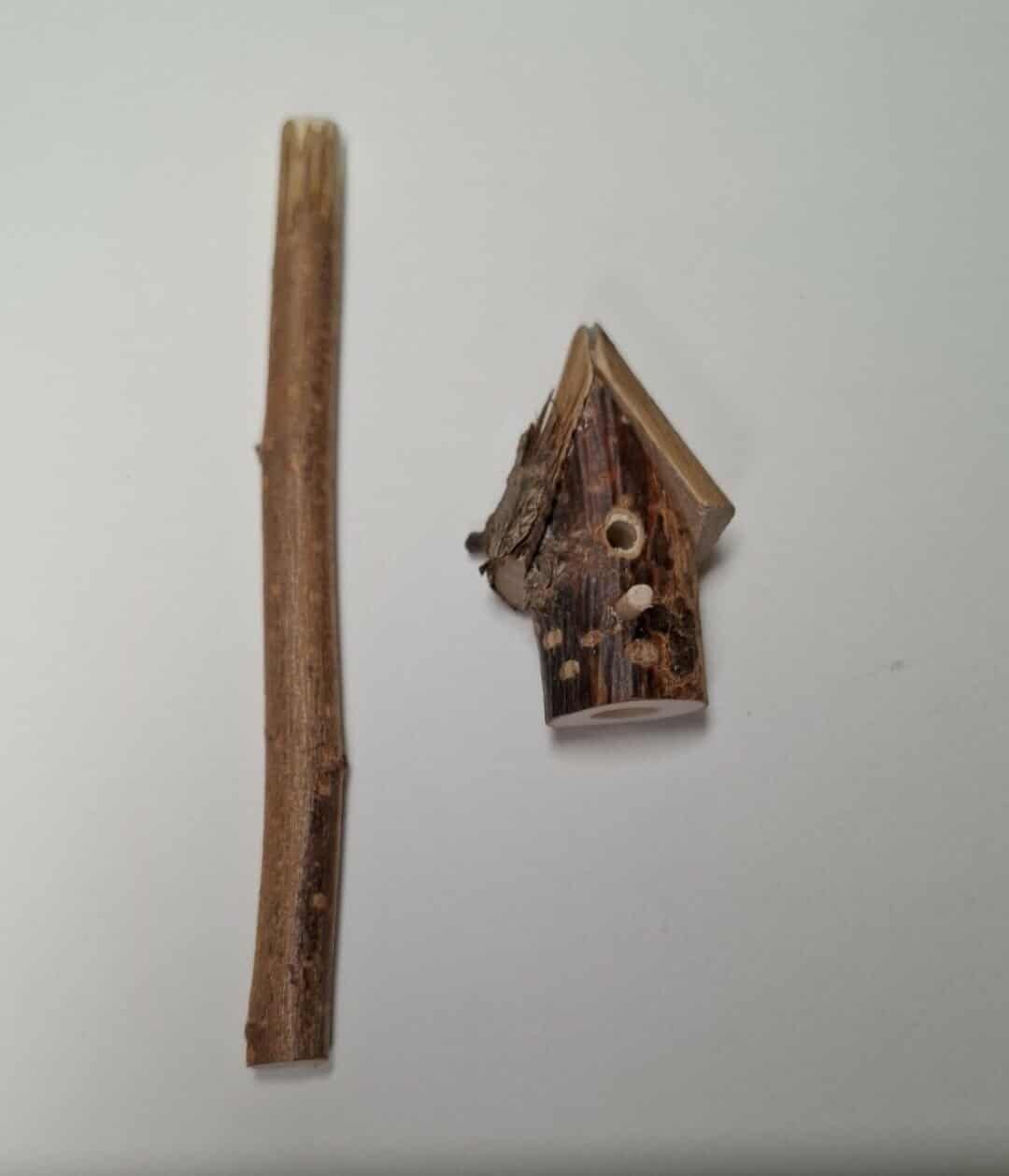 Miniatur Vogelhaus mit Stange