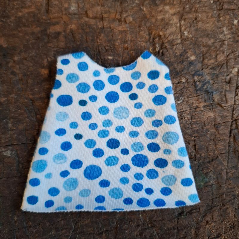 Blau weiss gepunktetes Kleid fuer 13 cm Philomena Kloss Baeren