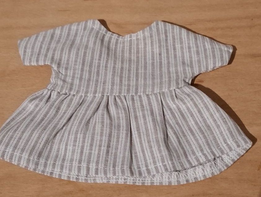 Leinen Kleid fuer 23 cm Baeren