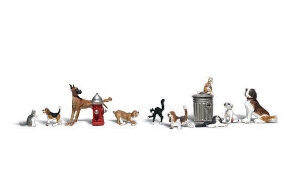 Dogs & Cats  - N Scale -- pkg(12)