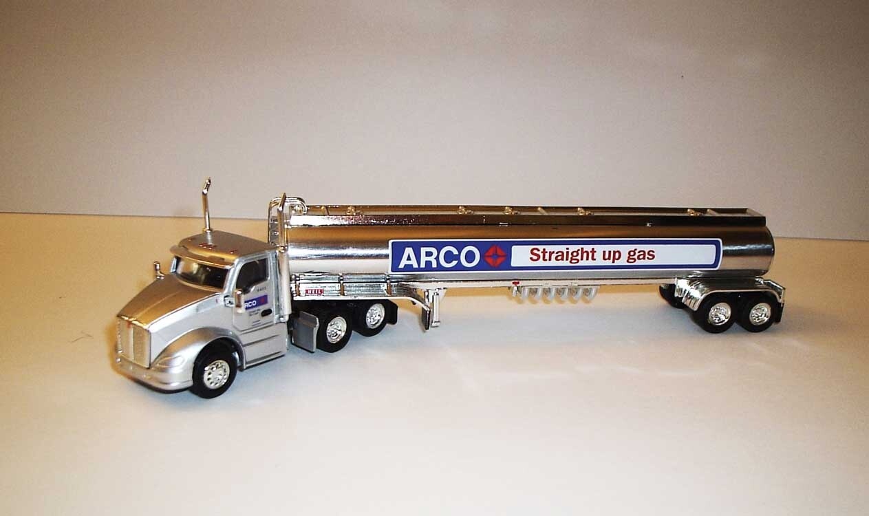 Kenworth T680 Day-Cab Tractor with Gas Tank Trailer Arco