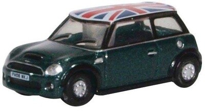 Oxford 2000s Austin Mini - Assembled -- British Racing Green, Union Jack on Roof